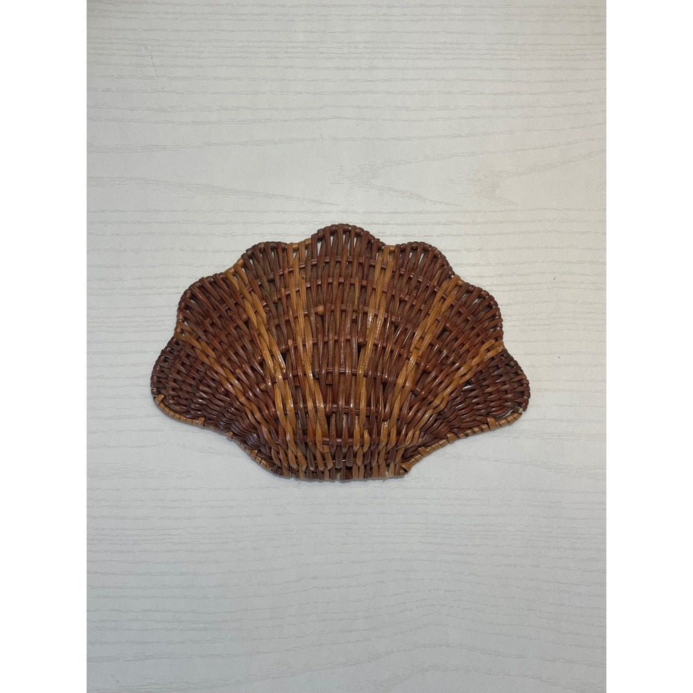 Woven Rattan Seashell Trinket Dish Catch All Tray Beach Coastal Decor - Picture 2 of 4
